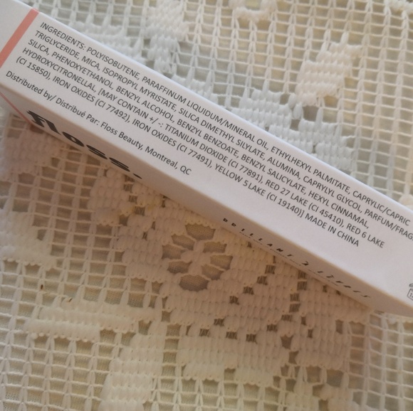 Floss Lip Gloss in YUL - Picture 4 of 6